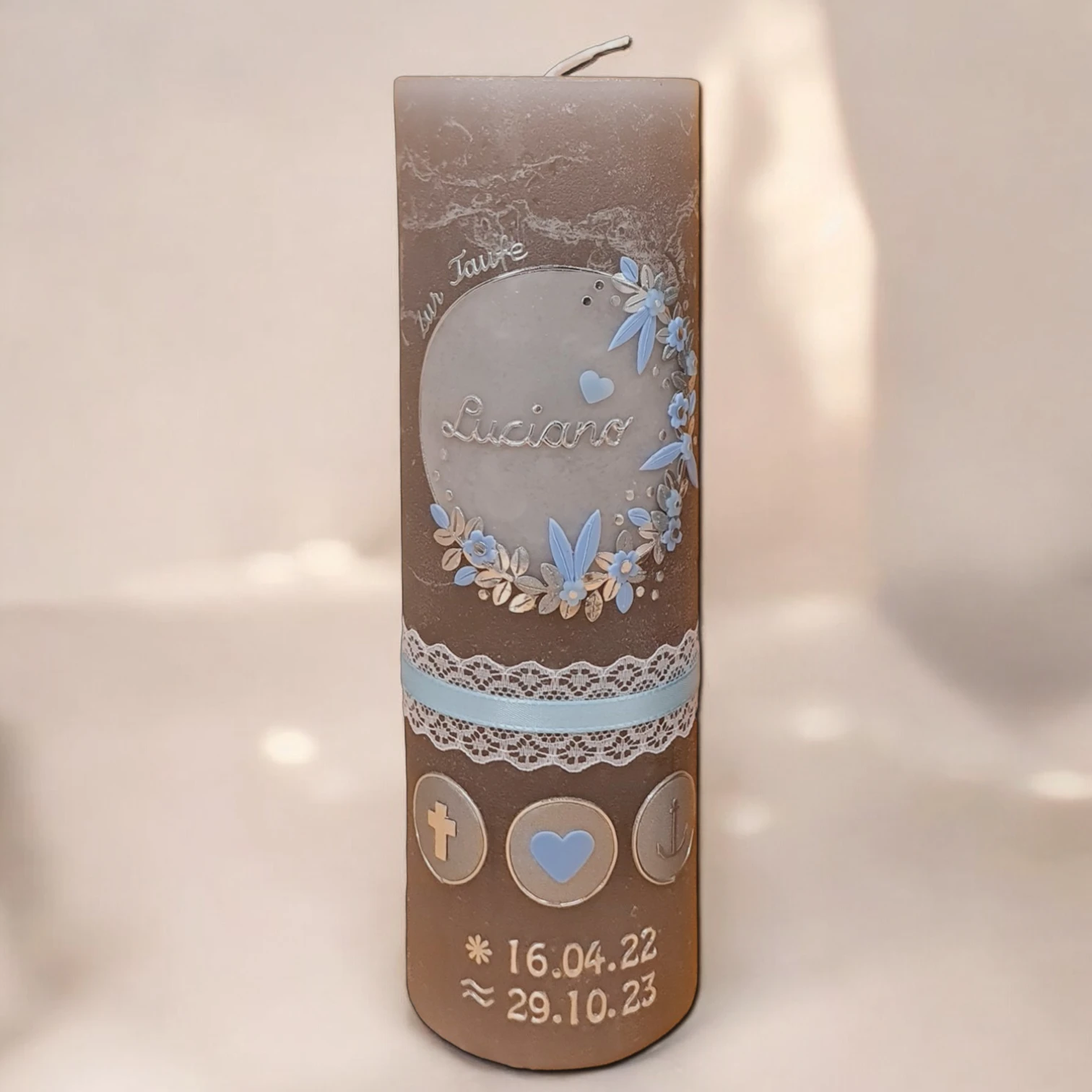 Taufkerze_Kommunionkeerze_Bluetenkranz_Rustik_Vintage_blau